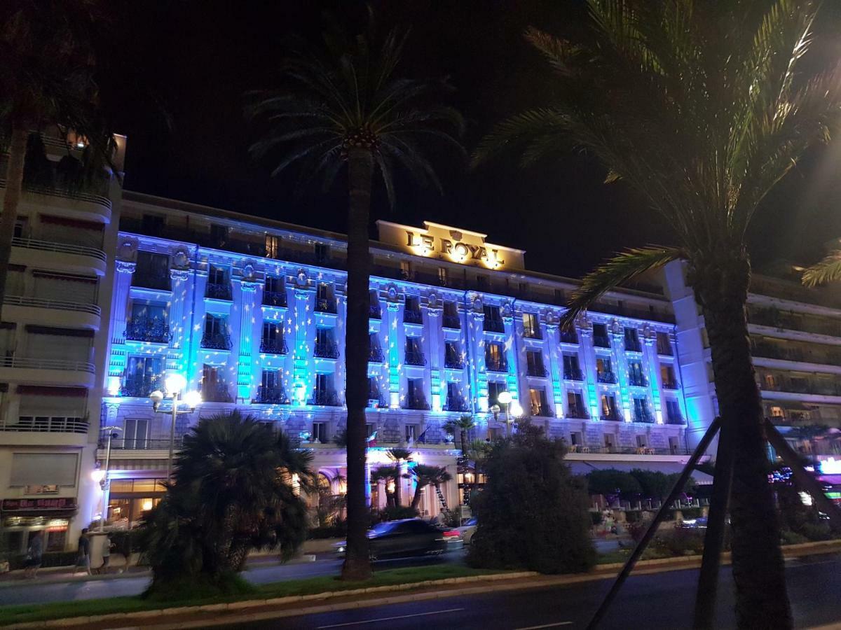 Les Palmiers A 700M De La Mer ニース エクステリア 写真